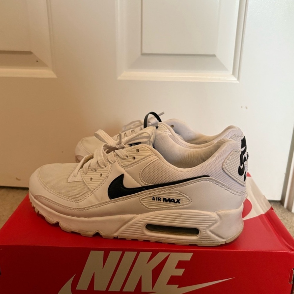 Nike Air Max White and Black Sneakers - Picture 4 of 5